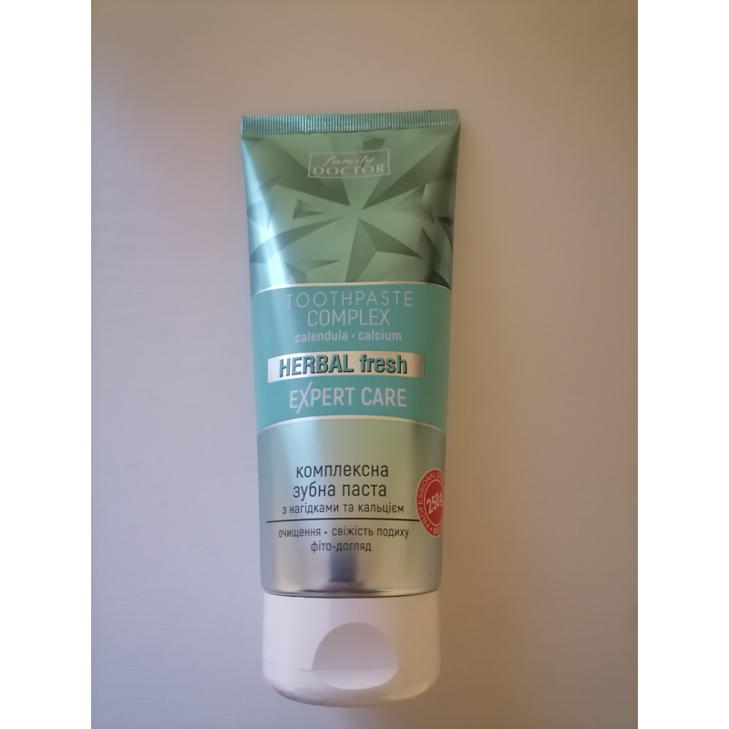 Зубна паста Family Doctor Herbal Fresh Toothpaste  250мл